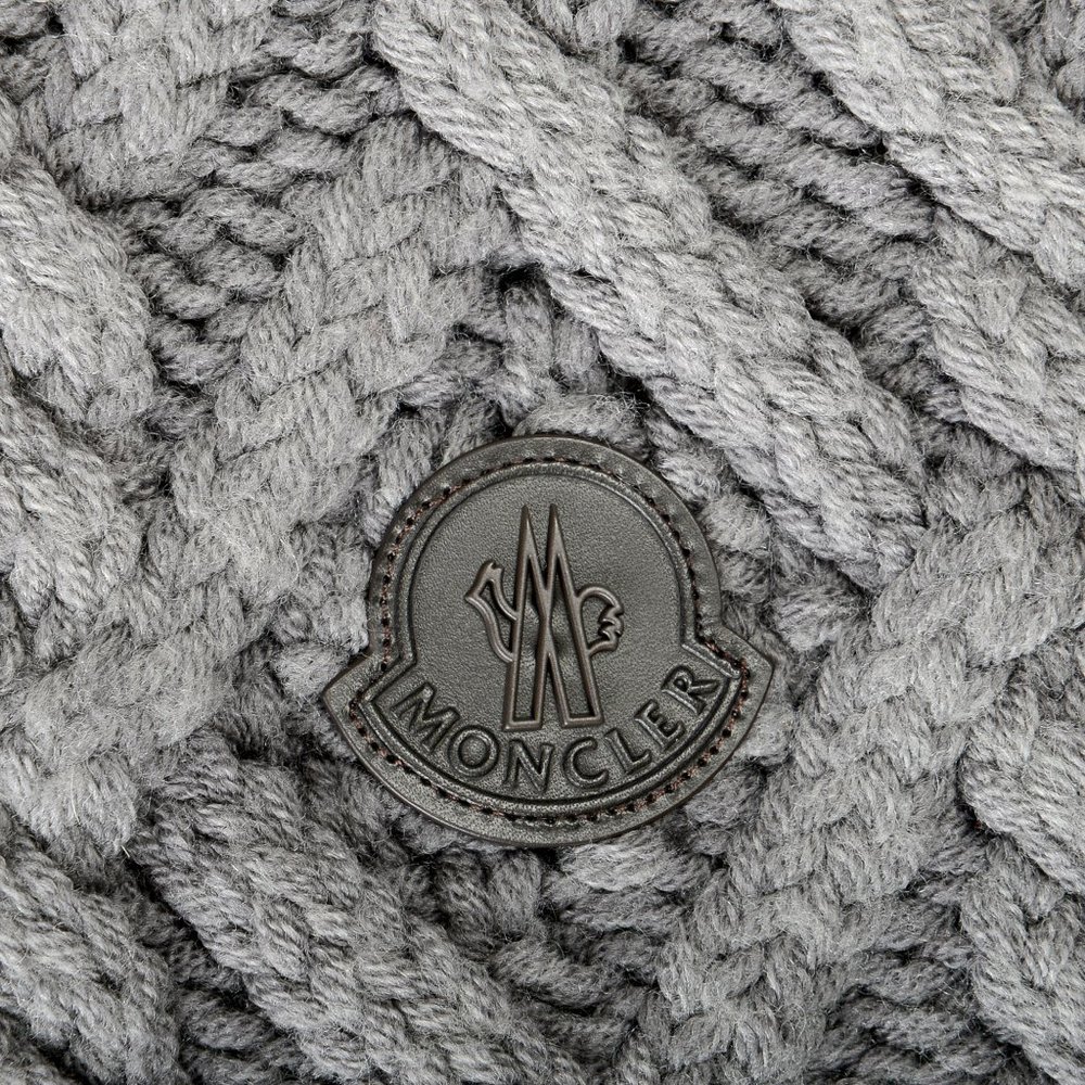 Moncler Unisex 100% Wool Gray Chunky Knitted Long Scarf - Picture 2 of 4